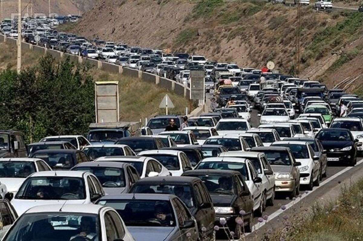 ترافیک شدید خودروها در جاده کرج به چالوس