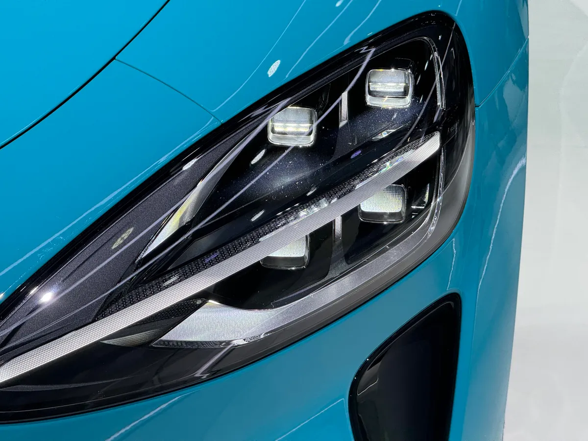 شیائومی با اس یو 7 وارد رقابت خودروهای الکتریکی شد +تصاویر 5 شیائومی با اس یو 7 وارد رقابت خودروهای الکتریکی شد +تصاویر