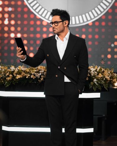 عکس بامزه محمدرضا گلزار به همراه گربهاش+ عکس 1 عکس بامزه محمدرضا گلزار به همراه گربهاش+ عکس