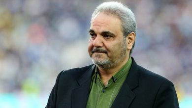 جواد خیابانی روی اعصاب یک ایران! بینندگان چه نظری دربارۀ خیابانی دارند؟ 4 جواد خیابانی روی اعصاب یک ایران! بینندگان چه نظری دربارۀ خیابانی دارند؟