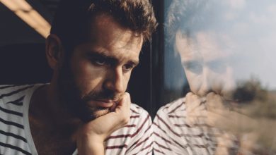 چه چیزی باعث افسردگی در تعطیلات میشود؟ 5 چه چیزی باعث افسردگی در تعطیلات میشود؟