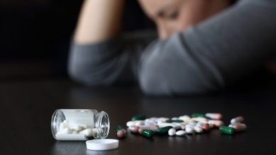 مصرف خودسرانه داروهای روانپزشکی؛ وابستگی، عوارض و یک هشدار جدی 5 مصرف خودسرانه داروهای روانپزشکی؛ وابستگی، عوارض و یک هشدار جدی