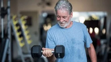 ورزش مناسب برای سالمندان؛ چگونه فعالیت بدنی روند پیری را کند میکند؟ 1 ورزش مناسب برای سالمندان؛ چگونه فعالیت بدنی روند پیری را کند میکند؟