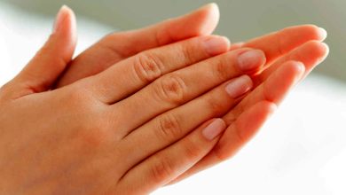 درمان خانگی برای عرقکردن کف دست 4 درمان خانگی برای عرقکردن کف دست