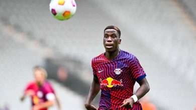 توهین نژادپرستانه به ایلایژ موریبا در بازگشت به بارسلونا 4 توهین نژادپرستانه به ایلایژ موریبا در بازگشت به بارسلونا