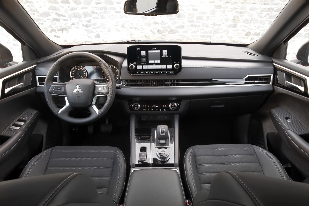 مقایسه میتسوبیشی اوتلندر با کیا اسپورتیج؛ کدام مدل وارداتی ارزش خرید بیشتری دارد؟