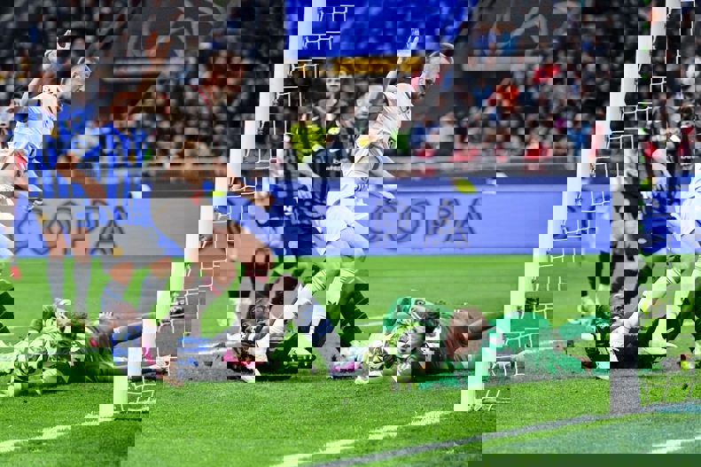 از جانشین نویر در بایرن رونمایی شد 2 از جانشین نویر در بایرن رونمایی شد