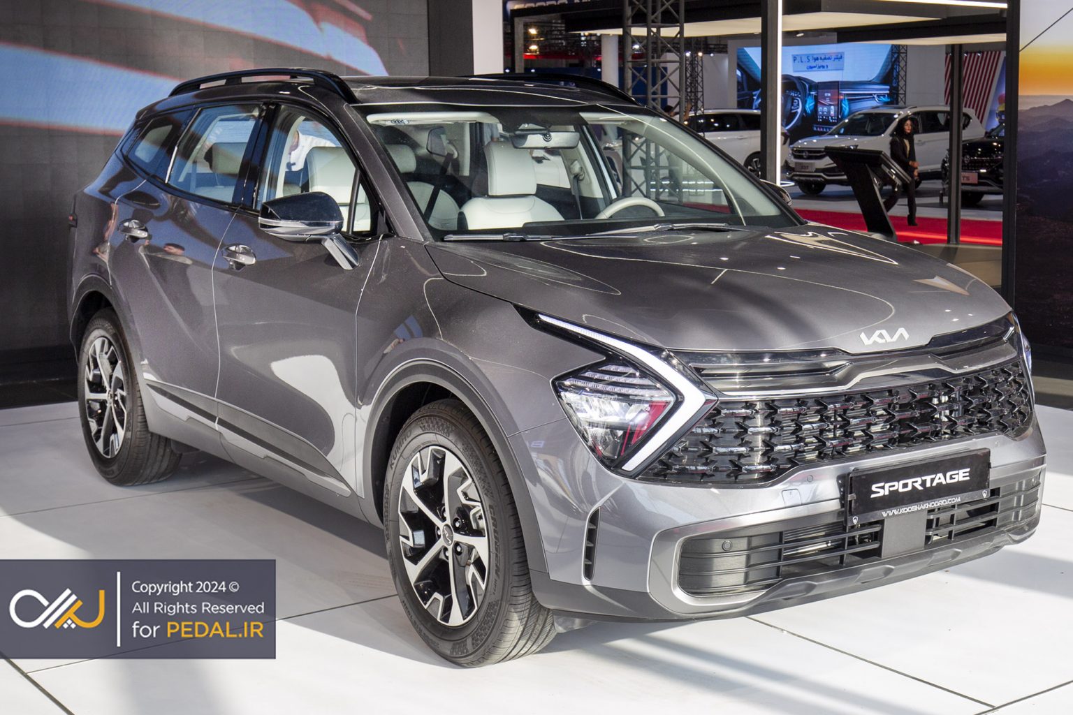 مقایسه میتسوبیشی اوتلندر با کیا اسپورتیج؛ کدام مدل وارداتی ارزش خرید بیشتری دارد؟