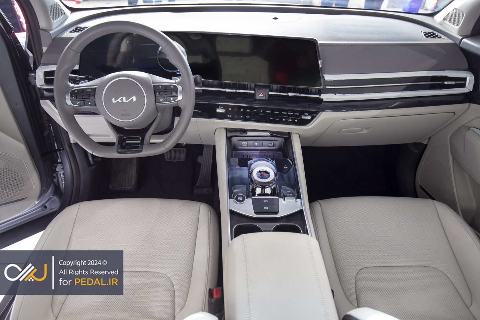 مقایسه میتسوبیشی اوتلندر با کیا اسپورتیج؛ کدام مدل وارداتی ارزش خرید بیشتری دارد؟