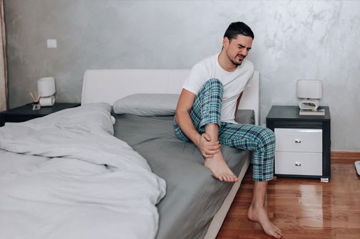 چرا پس از بیداری با پادرد مواجه میشویم؟ 1 چرا پس از بیداری با پادرد مواجه میشویم؟