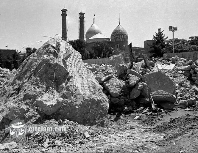 اختلاف نظر خلخالی و بنی صدر بر سر تبدیل آرامگاه رضاشاه به دستشویی! +عکس 10 اختلاف نظر خلخالی و بنی صدر بر سر تبدیل آرامگاه رضاشاه به دستشویی! +عکس