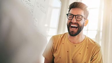 چگونه طنز می‌تواند خشم ما را مدیریت کند؟