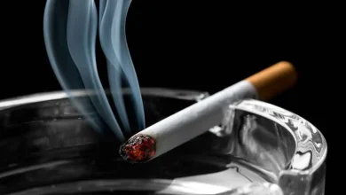 ۷ ترفند کاربردی برای از بین بردن فوری بوی سیگار از لباس