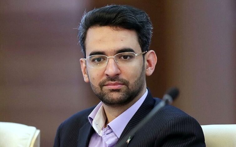 آذری جهرمی دوباره استقلالیها را عصبانی کرد +عکس 1 آذری جهرمی دوباره استقلالیها را عصبانی کرد +عکس