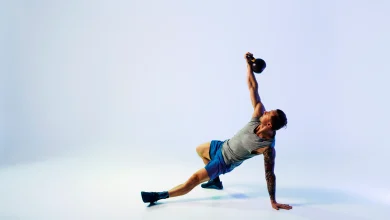 تمرین ۱۵ دقیقه‌ای برای ساخت عضلات شکم و تقویت میان‌تنه