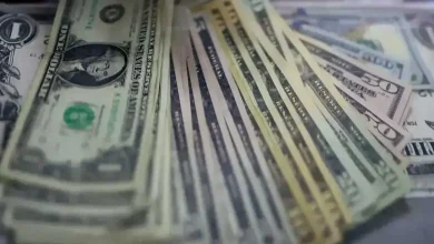 واکنش بازار به مکانیسم ماشه؛ دلار ۱۶۰ هزار تومان میشود؟ 2 چرا قیمت دلار و تتر بعد از خبر تصویب مکانیسم ماشه بالا رفت؟