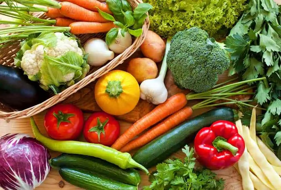 اضافه کردن یک پیمانه سبزیجات برگ‌دار به برنامه روزانه
