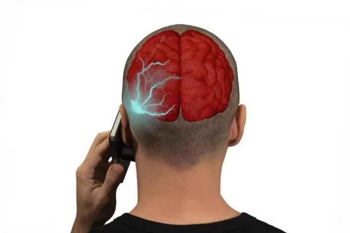 تأثیرات پنهان موبایل بر مغز؛ خطراتی که از چشم پنهان ماندهاند 1 تأثیرات پنهان موبایل بر مغز؛ خطراتی که از چشم پنهان ماندهاند