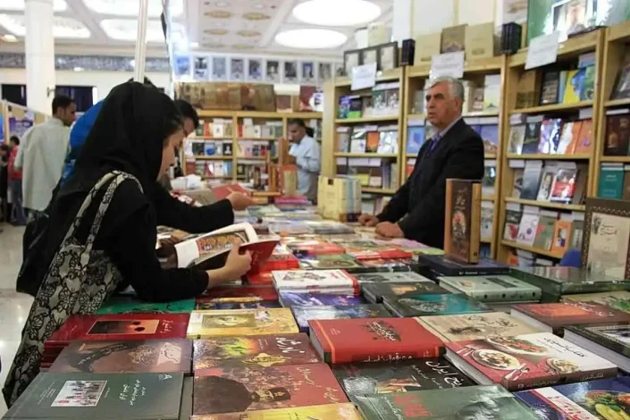 چگونه فرهنگ کتابخوانی را در دوران شبکههای اجتماعی احیا کنیم؟ 1 چگونه فرهنگ کتابخوانی را در دوران شبکههای اجتماعی احیا کنیم؟