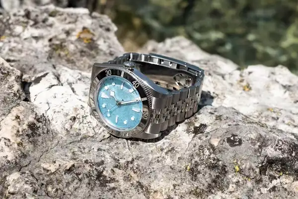 معرفی تودور بلک بی 54 Lagoon Blue: جدیدترین ساعت غواصی سوئیسی از راه رسید 7 تودور بلک بی 54 Lagoon Blue