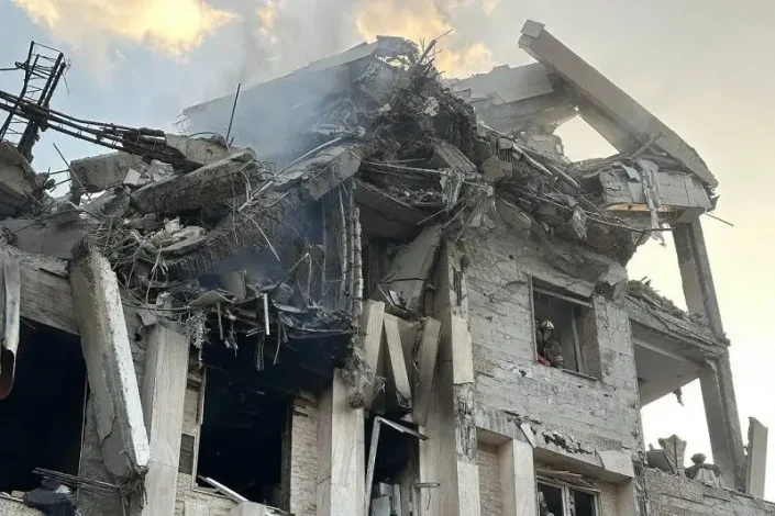 جدیدترین آمار مصدومان حمله اسرائیل به ایران اعلام شد 1 در زمان انفجارها و ناآرامیها چه کار کنیم؟