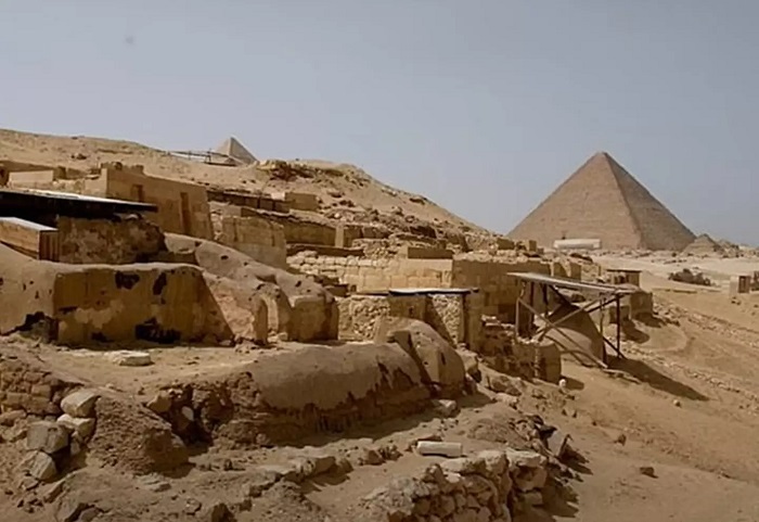 مقبره کارگران در اطراف اهرام