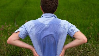 چرا با بالا رفتن سن، الگوی عرق کردن بدن تغییر می‌کند؟