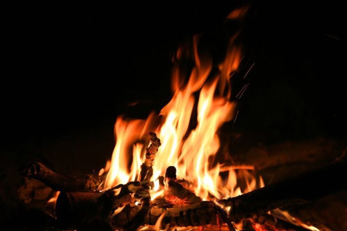 چرا تماشای آتش استرس را کاهش میدهد؟ 1 چرا تماشای آتش استرس را کاهش میدهد؟