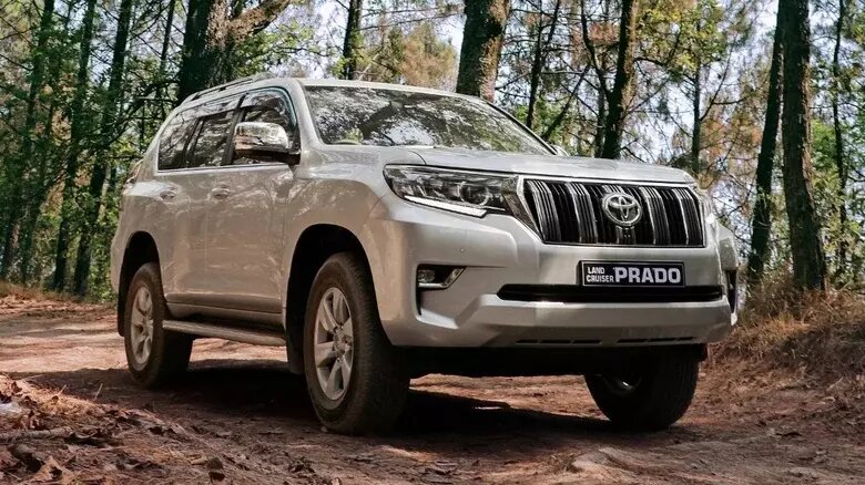 لندکروزر پرادو؛ داستان یک SUV همهکاره از جاده تا چمنزار 1 لندکروزر پرادو؛ داستان یک SUV همهکاره از جاده تا چمنزار