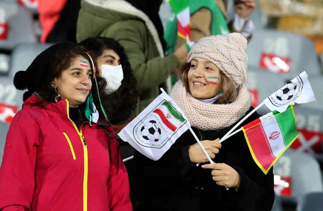 فوتبال و زنان؛ زنان بیگانگان دنیای مردانه‌ی فوتبال؟