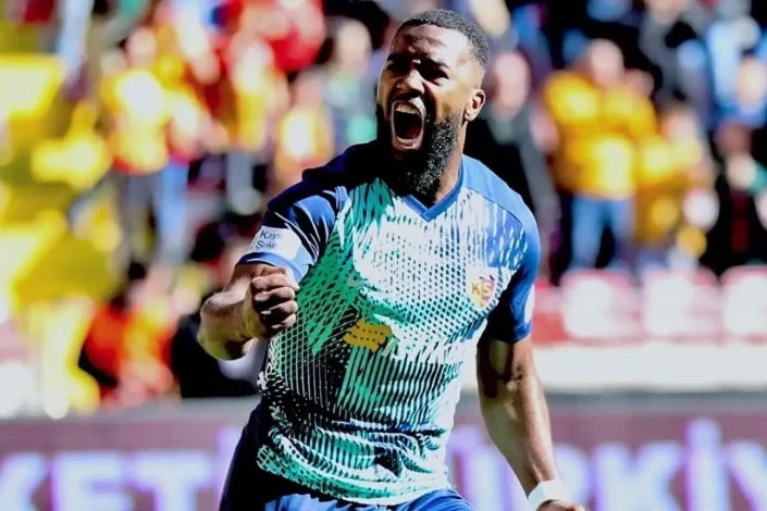 https://harfemard.ir/serge-aurier-will-officially-join-persepolis-tonight/