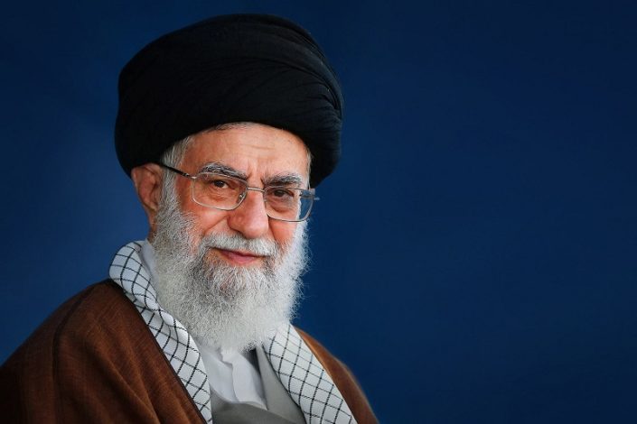استوری بلاگر کره ای با عکسی خاص و جذاب از رهبر انقلاب