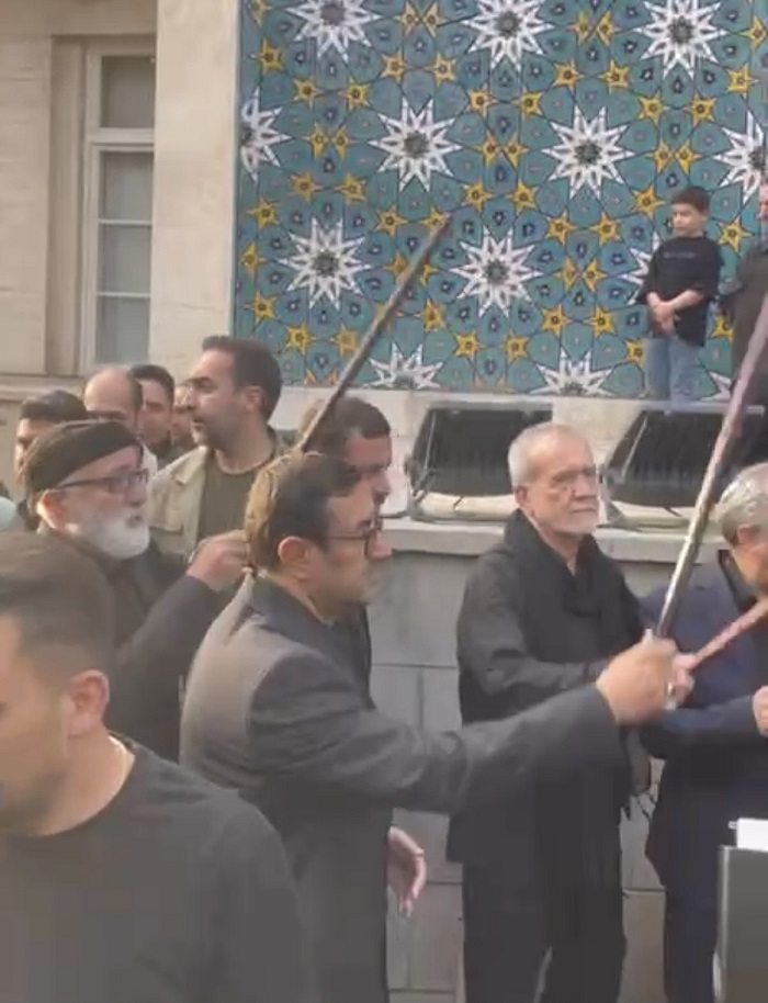 حضور رئیس جمهور در مراسم عزاداری تاسوعای حسینی 2 حضور رئیس جمهور در مراسم عزاداری تاسوعای حسینی