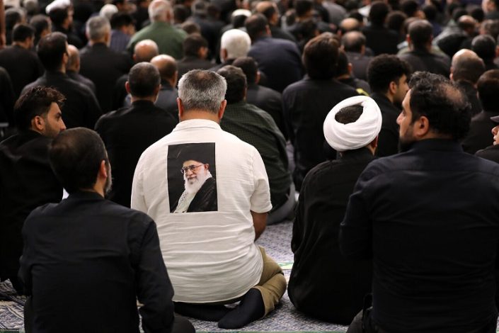 دلیل غیبت رهبری در مراسم عزاداری حسینیه امام خمینی چه بود؟