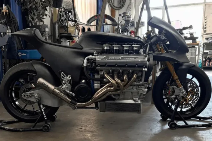 هازان یک موتورسیکلت با موتور V8 فراری میسازد 1 موتورسیکلت با موتور V8 فراری