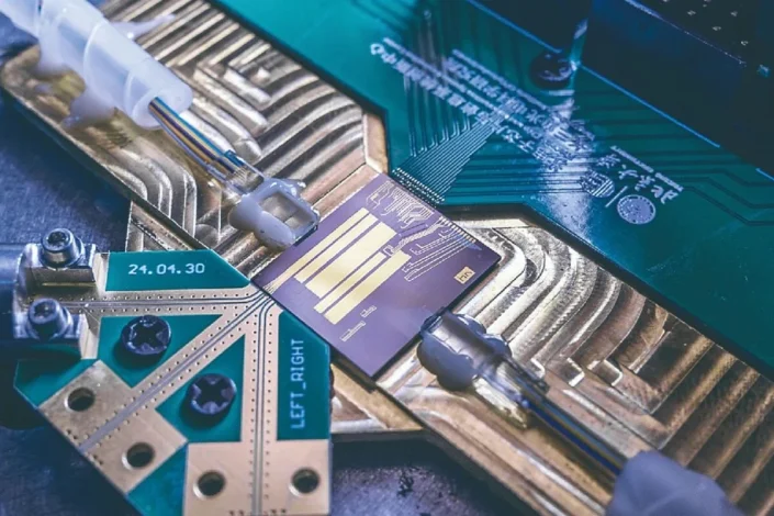 چین اولین تراشه 6G تمامفرکانسی جهان را با سرعت ۱۰۰ گیگابیت معرفی کرد 1 چین اولین تراشه 6G تمامفرکانسی جهان را با سرعت ۱۰۰ گیگابیت معرفی کرد