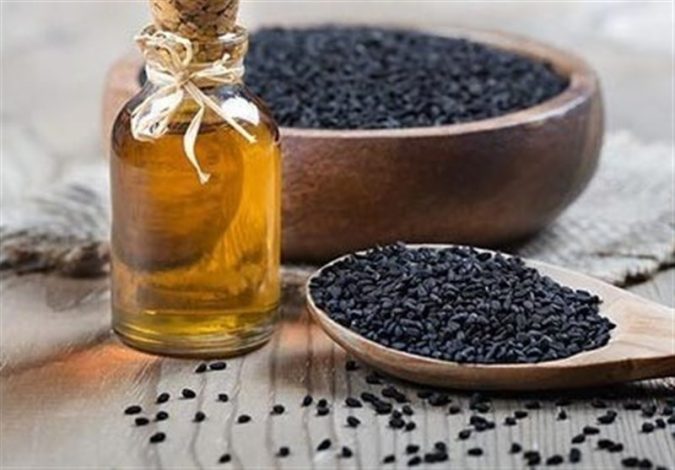 خواص مالیدن روغن سیاه‌دانه به شکم