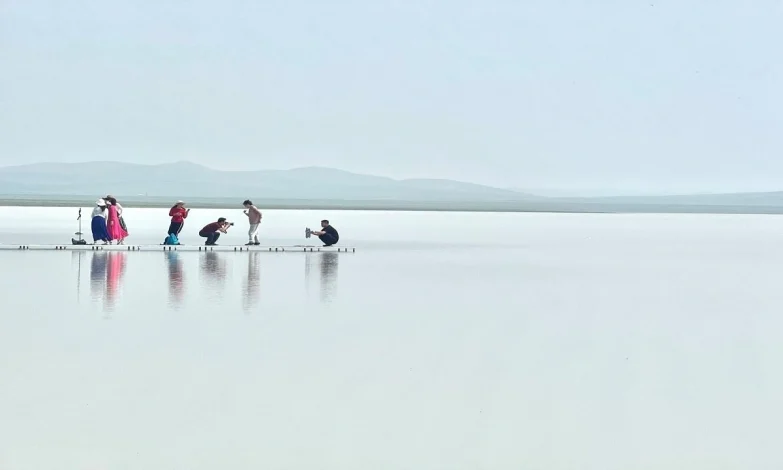 دریاچهای به رنگ سفید شیری+ عکس 1 دریاچهای به رنگ سفید شیری+ عکس