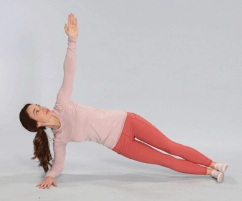 با این ۸ حرکت ورزشی شکمات تخت کن! 3 با این ۸ حرکت ورزشی شکمات تخت کن!