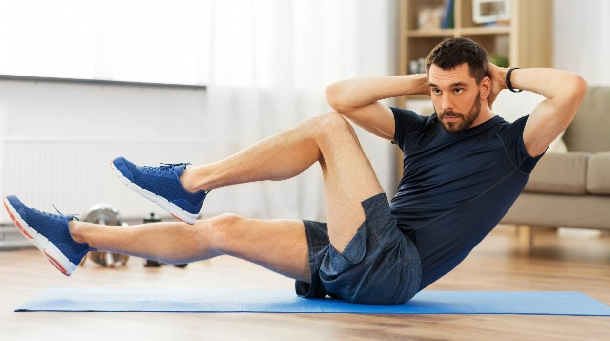 با این ۸ حرکت ورزشی شکمات تخت کن! 7 با این ۸ حرکت ورزشی شکمات تخت کن!