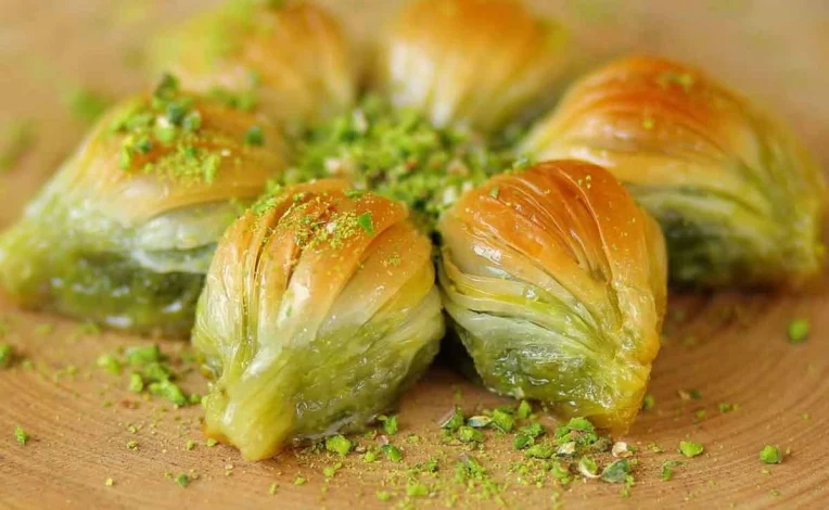 باقلوا چقدر کالری دارد؟ 1 باقلوا چقدر کالری دارد؟