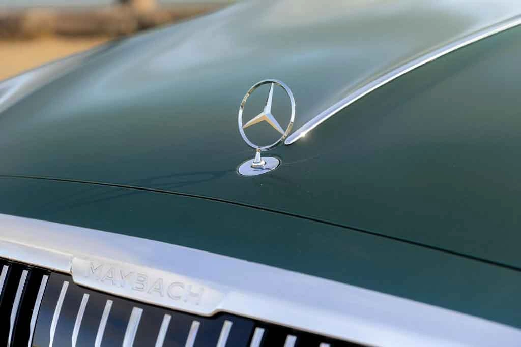 از لوکسترین سدان مرسدس میباخ تنها ۲۵ دستگاه عرضه میشود 4 از لوکسترین سدان مرسدس میباخ تنها ۲۵ دستگاه عرضه میشود