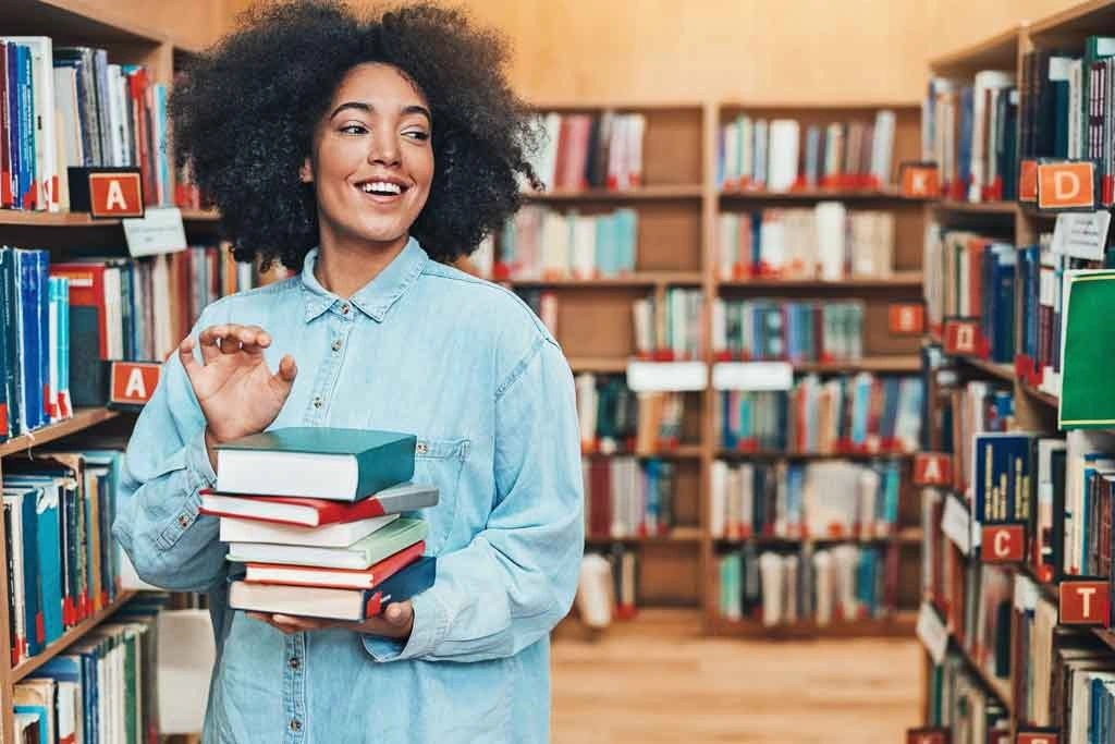 تفاوت درک مغز از گوش دادن و خواندن چیست؟