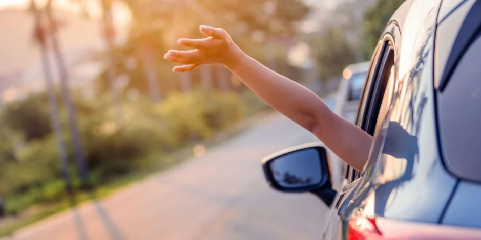پنجره پایین یا کولر کدام یک بیش‌تر بنزین می‌سوزاند؟