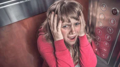 موقع گیر افتادن در آسانسور بدون برق و آنتن چه کار کنیم؟