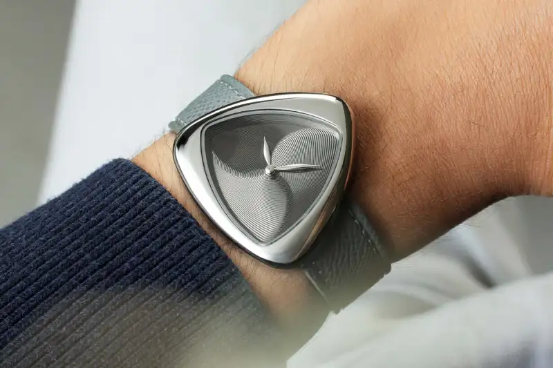 ساعت آنوما A1 اپتیکال