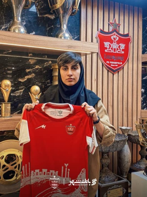 اولین یاغی فوتبال زنان: ستاره فصل قبل استقلال به پرسپولیس پیوست! +عکس 3 غزاله صالحی پور، لژیونر ایرانی به پرسپولیس پیوست