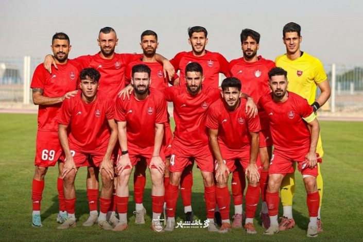 لباس فصل جدید پرسپولیس با نمادهای زیبای تخت جمشید رونمایی شد +فیلم 1 لباس فصل جدید پرسپولیس با نمادهای زیبای تخت جمشید رونمایی شد