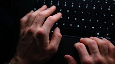 پژوهش جدید: چت‌بات‌های هوش مصنوعی با دستکاری عاطفی کاربران را در گفتگو نگه می‌دارند