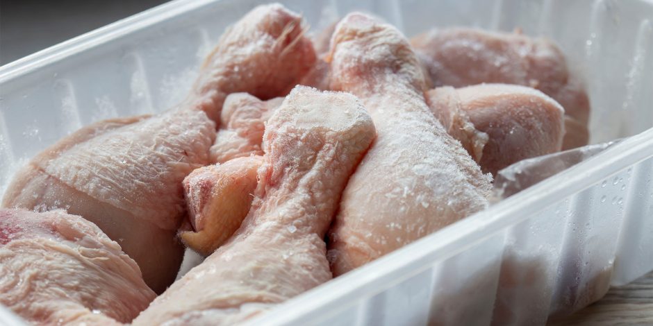 پنج غذایی که هرگز نباید مستقیم از فریزر روی گاز بگذارید 1 پنج غذایی که هرگز نباید مستقیم از فریزر روی گاز بگذارید